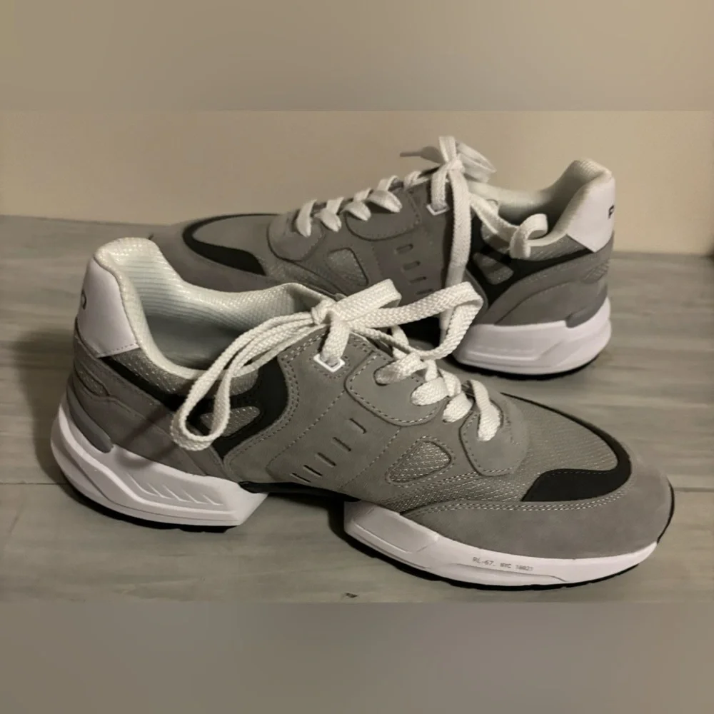 NWOT Men’s Polo Ralph Lauren Jogger Suede & Mesh Sneaker, Size 10, Soft Gray